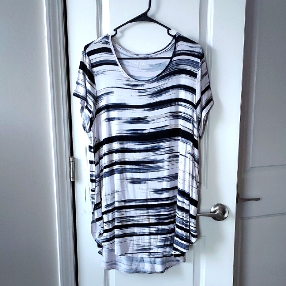 Apt. 9 Black and White Patterned Short Sleeve Tee Xl